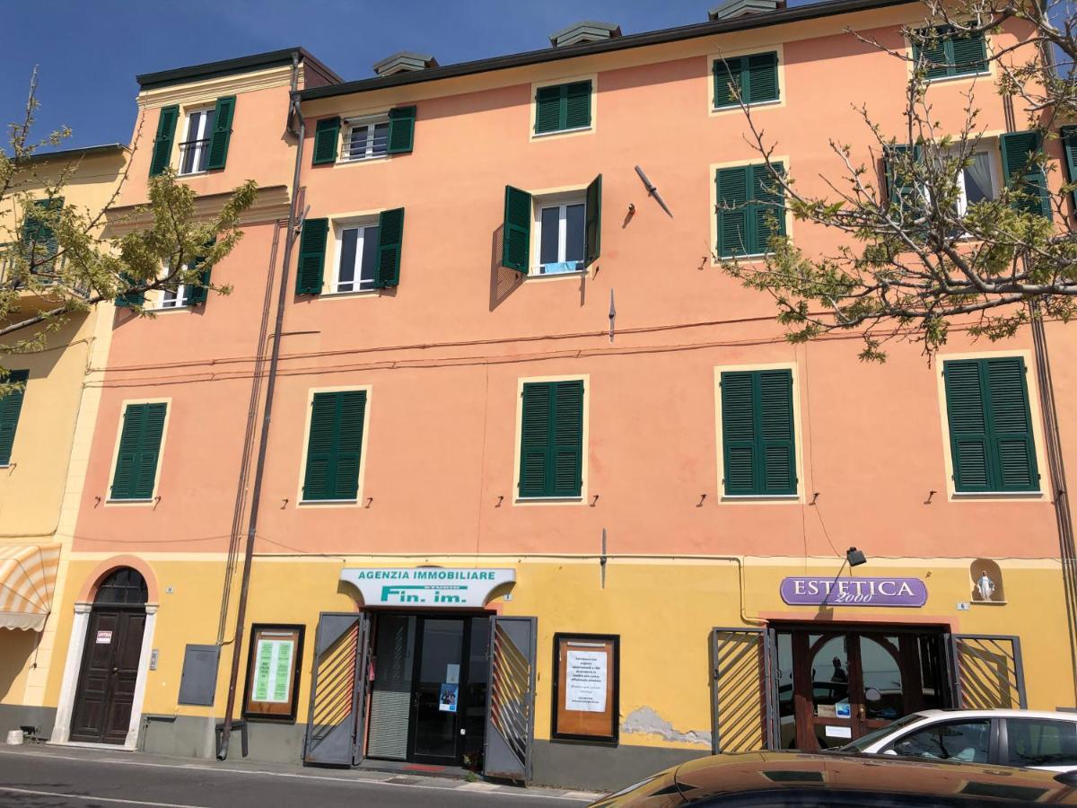 Casa Nana Apartment Santo Stefano al Mare Luaran gambar